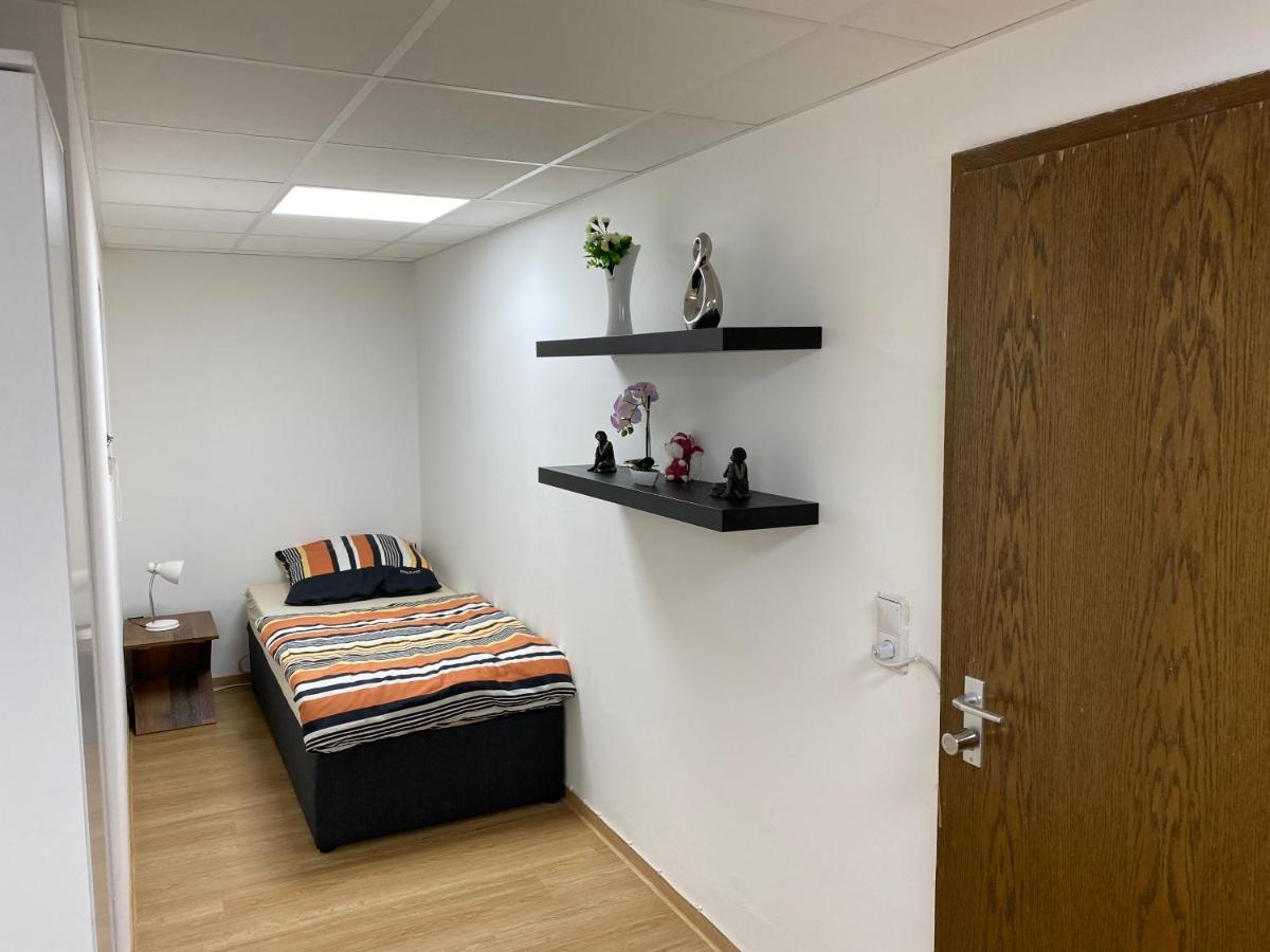 Apartments Rhona III Und IV Neunkirchen City ภายนอก รูปภาพ