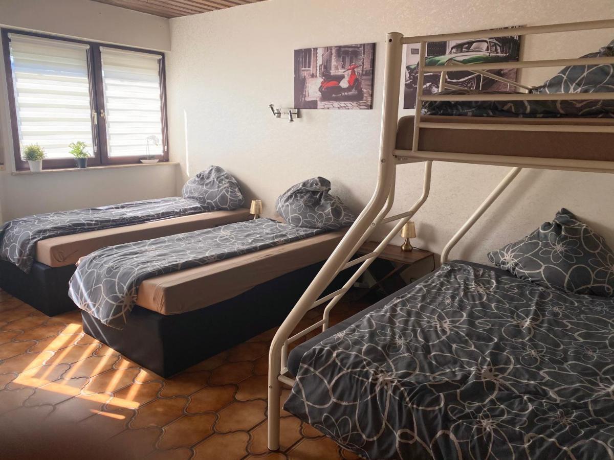 Apartments Rhona III Und IV Neunkirchen City ภายนอก รูปภาพ