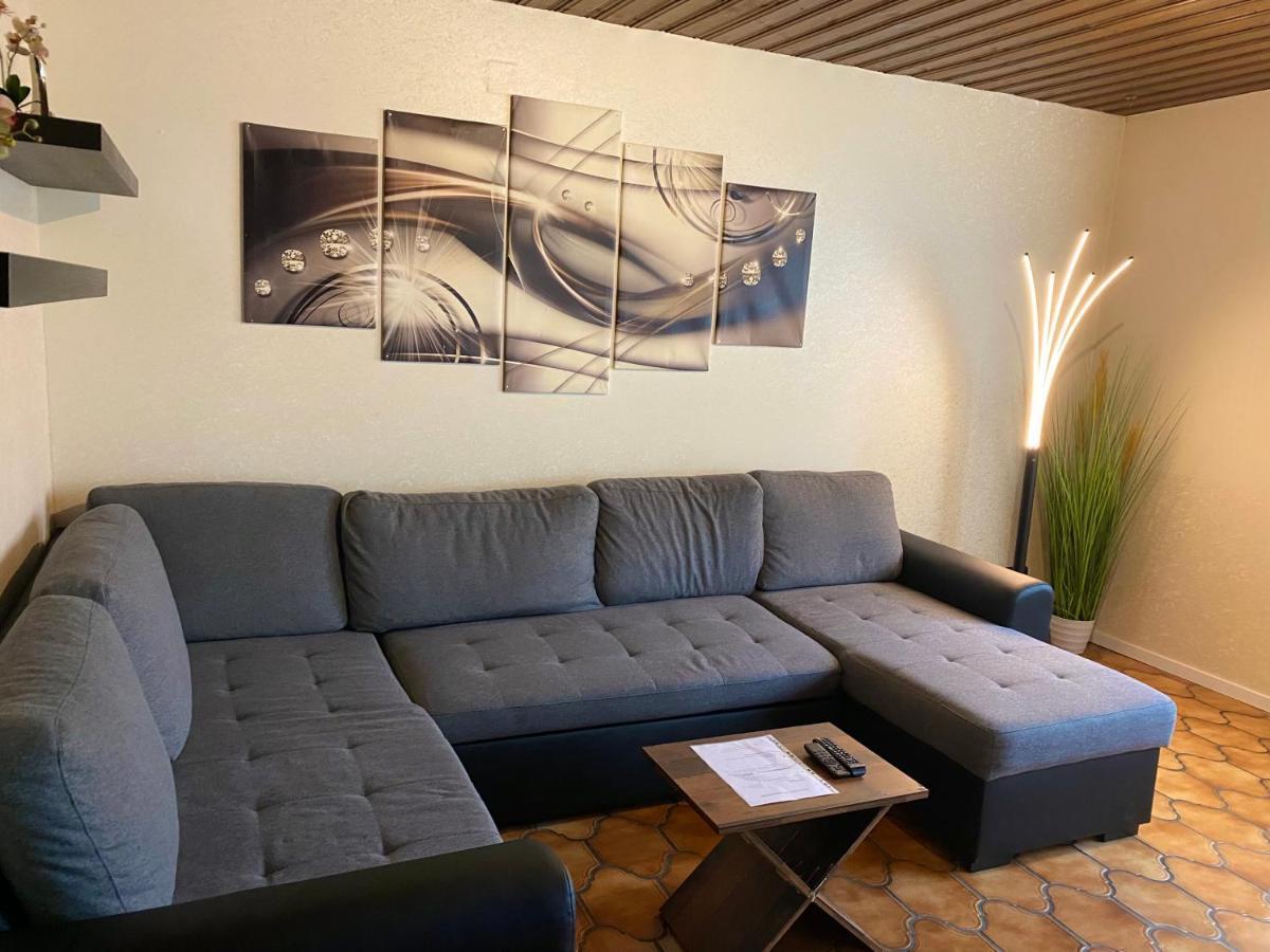 Apartments Rhona III Und IV Neunkirchen City ภายนอก รูปภาพ