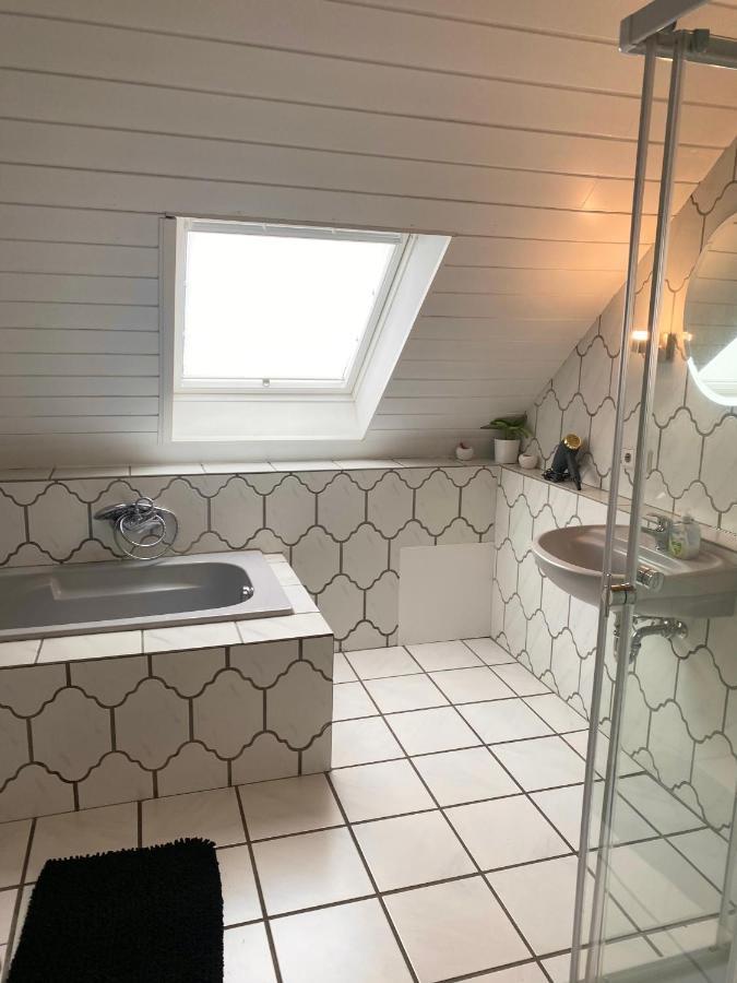 Apartments Rhona III Und IV Neunkirchen City ภายนอก รูปภาพ